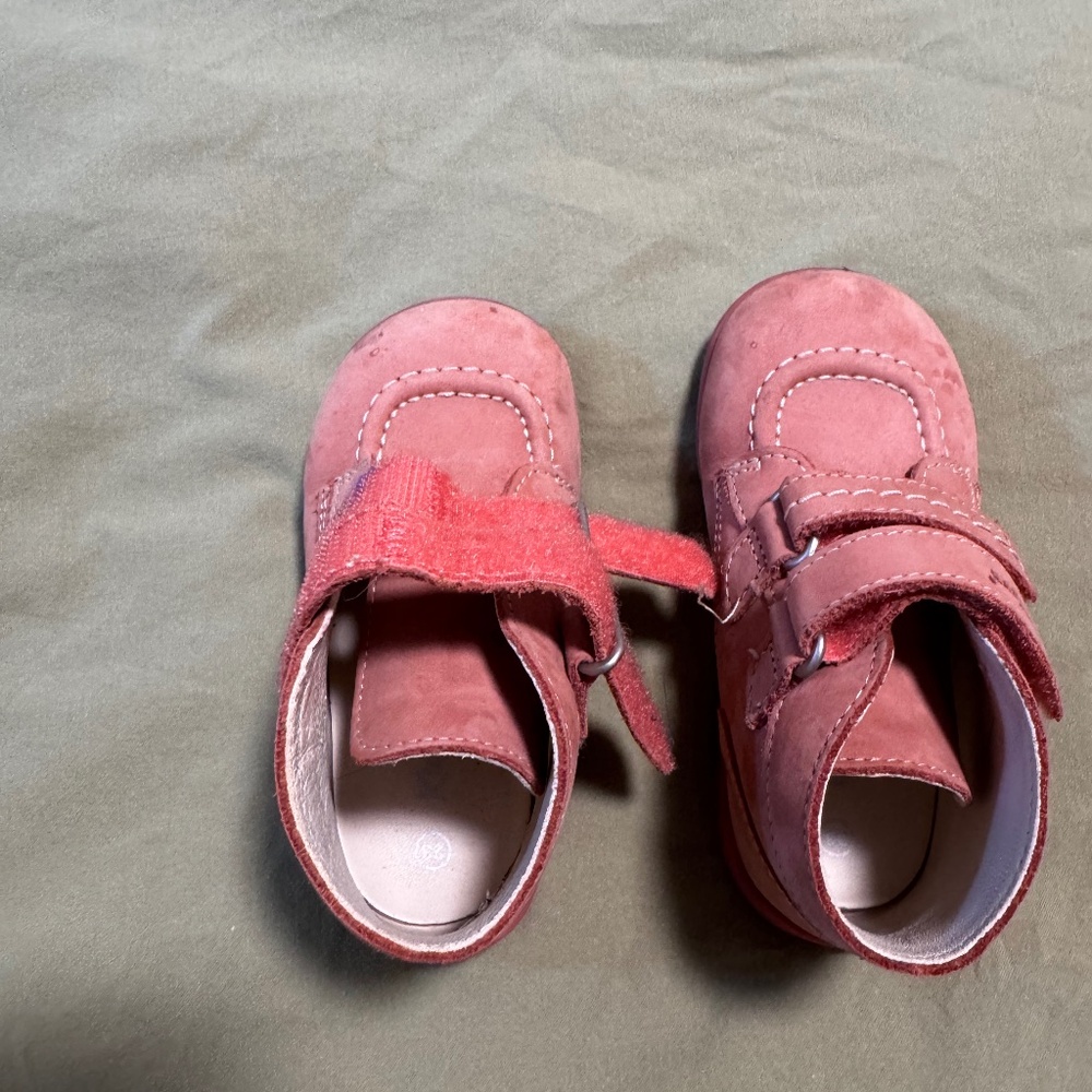 Kickers Toddler boots (size 23/7)